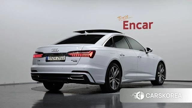 Audi A6 (C8) 2021 Белый из Кореи