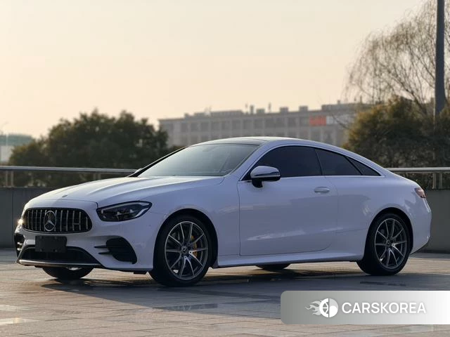 Mercedes-Benz E-Class 2023 Белый из Китая