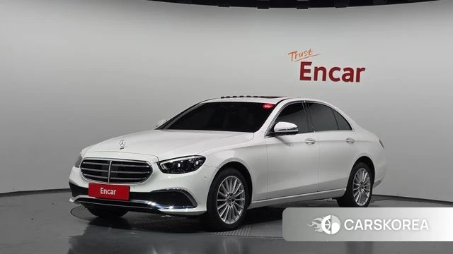 Mercedes-Benz E-Class W213 2021 Белый из Кореи