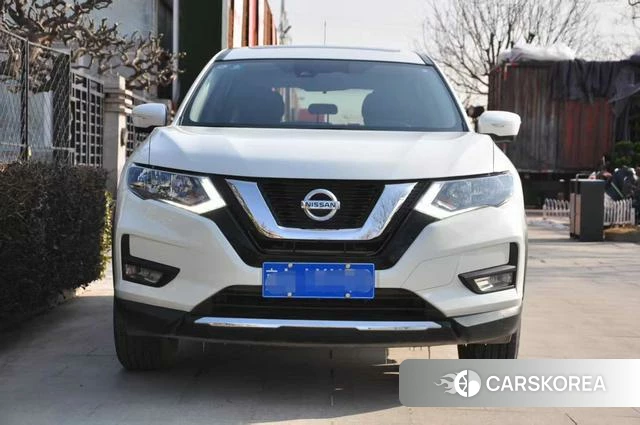 Nissan X-Trail 2023 Белый из Китая