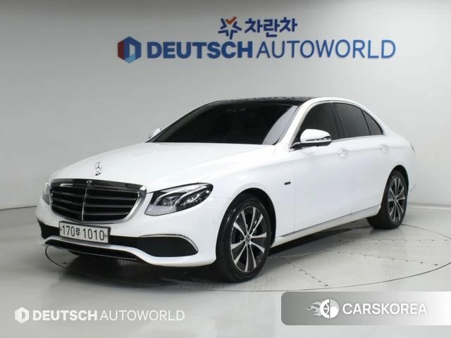 Mercedes-Benz E-Class W213 2019 Белый из Кореи