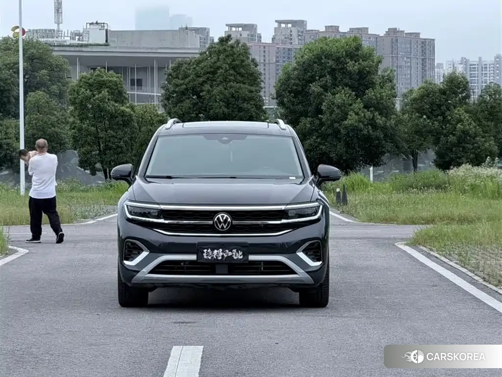 Volkswagen Talagon 2025 Silver/gray из Китая