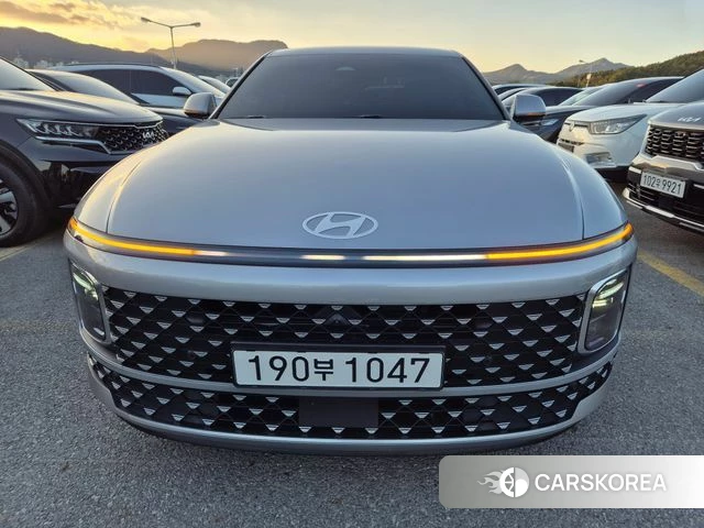 Hyundai Grandeur Hybrid (GN7) 2023 Серебристо-серый из Кореи