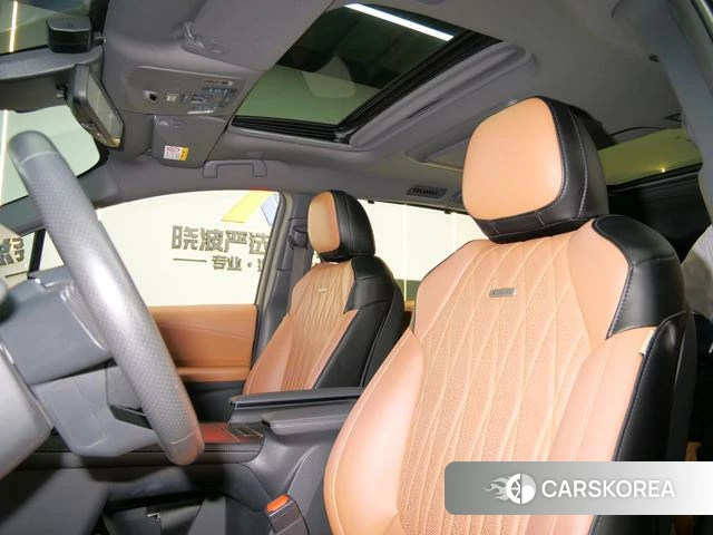 Toyota Granvia 2023 Черный из Китая