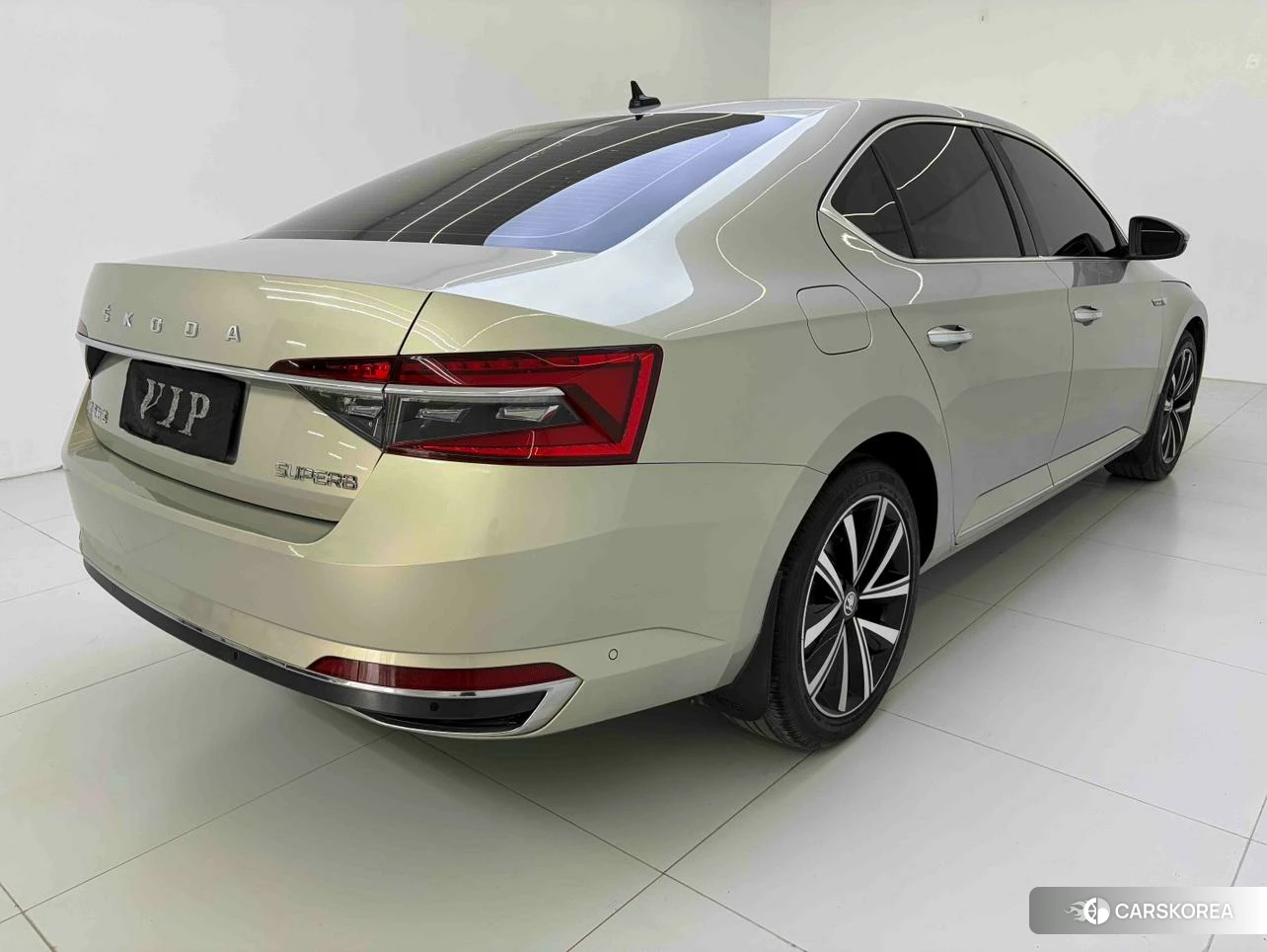 Skoda Superb 2022 Шампань из Китая