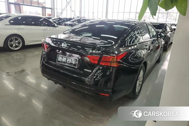 Nissan Altima 2023 Черный из Китая