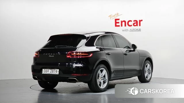 Porsche Macan 2018 Черный из Кореи