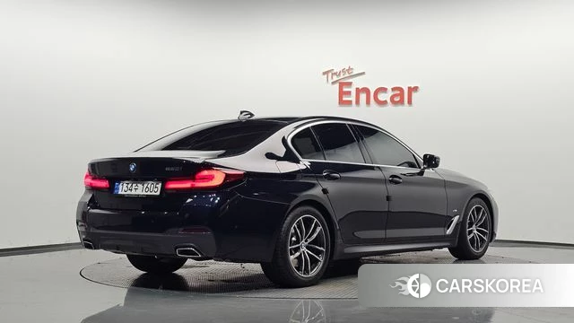BMW 5 Series (G30) 2023 Черный из Кореи
