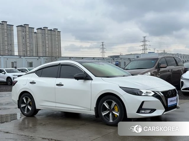Nissan Sylphy 2023 Белый из Китая