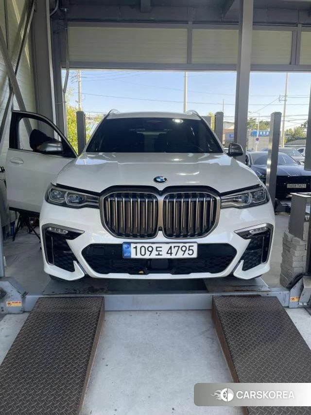 BMW X7 (G07) 2021 Белый из Кореи