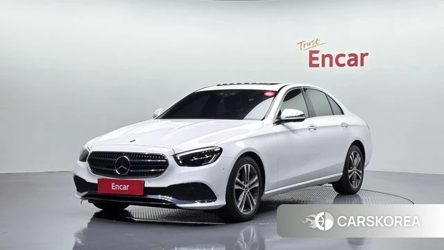Mercedes-Benz E-Class W213 2023 Белый из Кореи