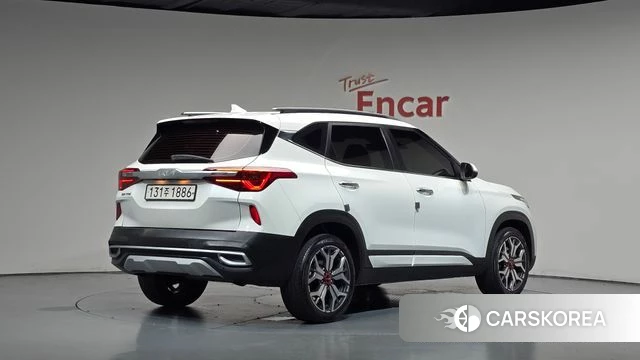 Kia Seltos 2021 Белый из Кореи