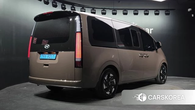 Hyundai The New Staria 2026 Коричневый из Кореи