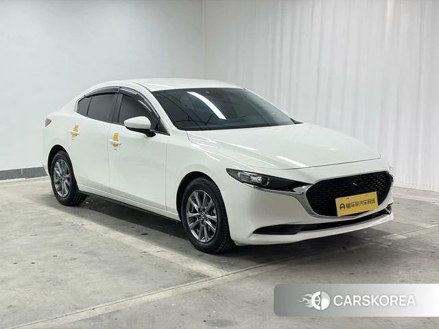 Mazda 3 2024 Белый из Китая