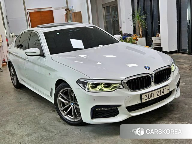 BMW 5 Series (G30) 2018 Белый из Кореи
