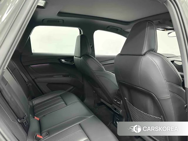 Audi Q4 2024 Темно-серый из Китая