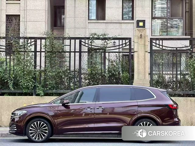 Volkswagen Viloran 2021 Красный из Китая