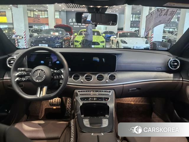 Mercedes-Benz E-Class 2023 Зеленый из Китая