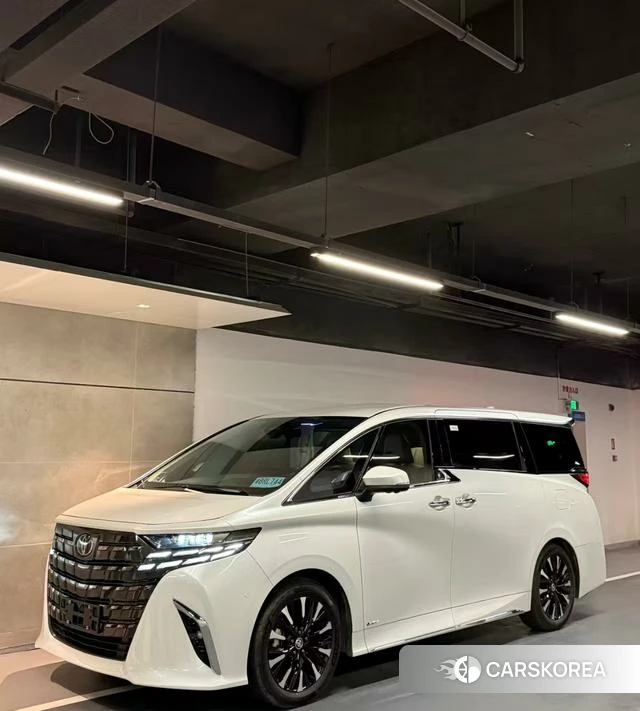 Toyota Alphard 2025 Белый из Китая