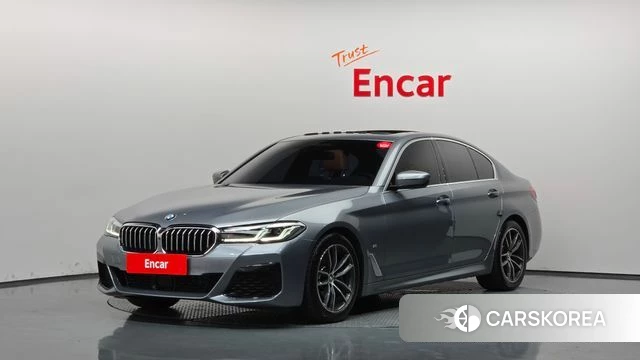 BMW 5 Series (G30) 2023 Светло-серебряный цвет из Кореи