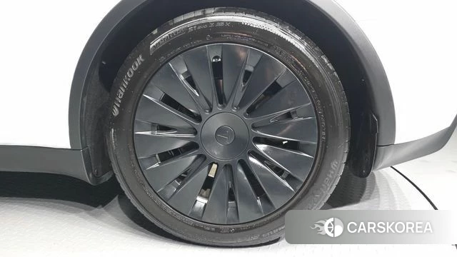 Tesla Model Y 2021 Белый из Кореи