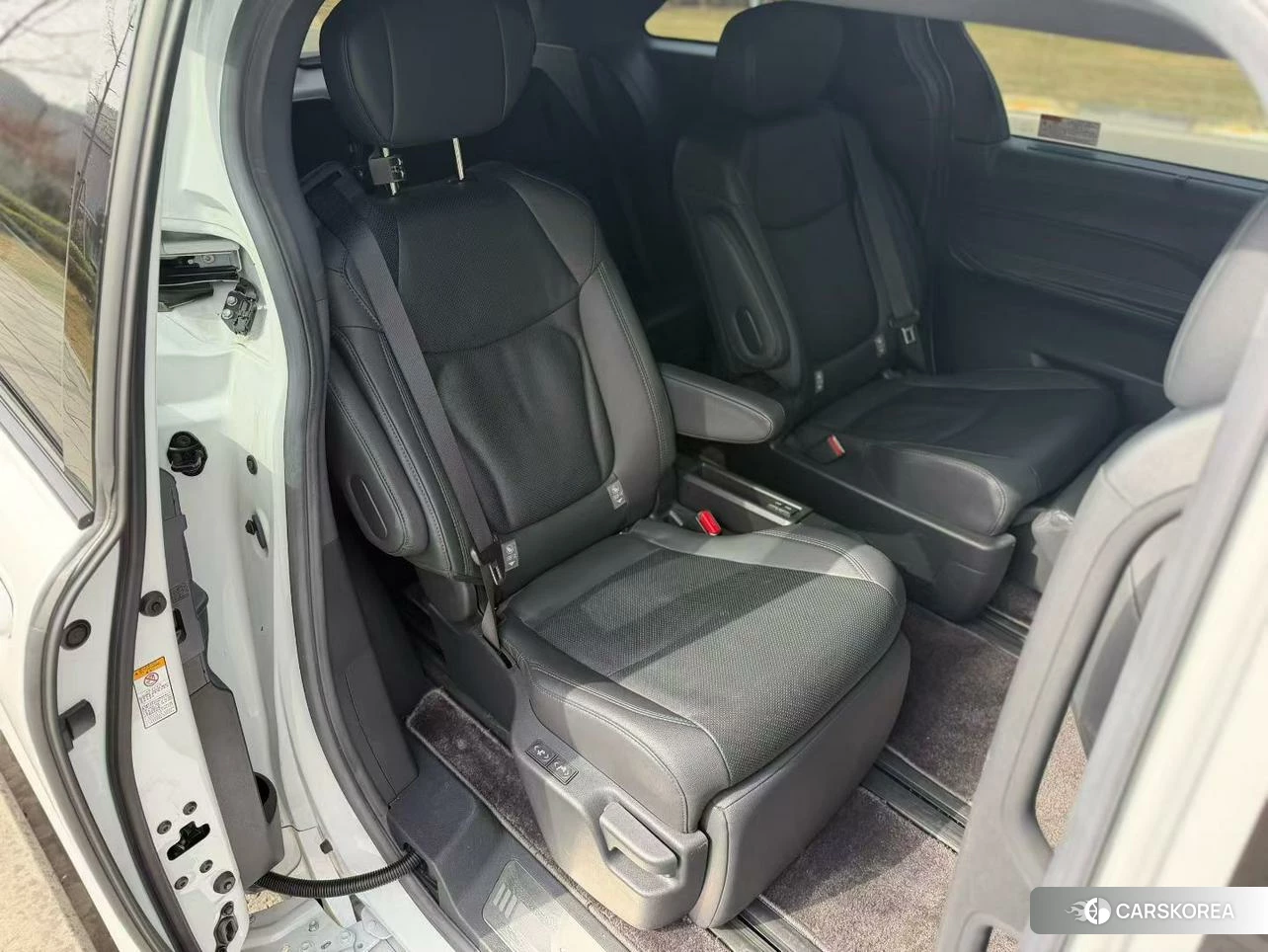 Toyota Sienna 2021 Белый из Китая