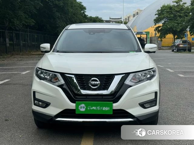 Nissan X-Trail 2023 Белый из Китая