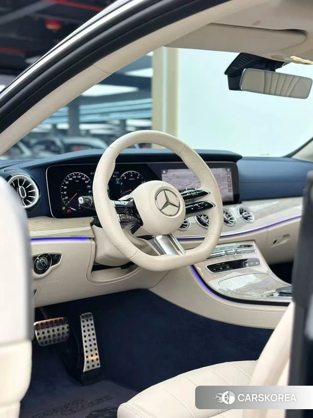 Mercedes-Benz E-Class 2023 Зеленый из Китая