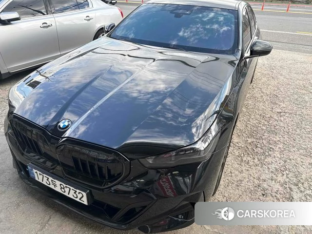 BMW 5 Series (G60) 2025 Черный из Кореи