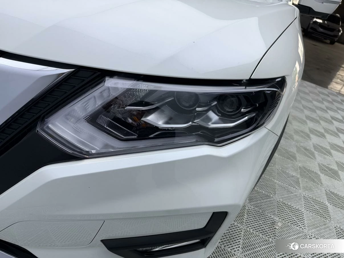 Nissan X-Trail 2023 Белый из Китая