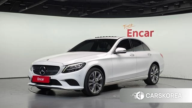 Mercedes-Benz C-Class W205 2019 Белый из Кореи