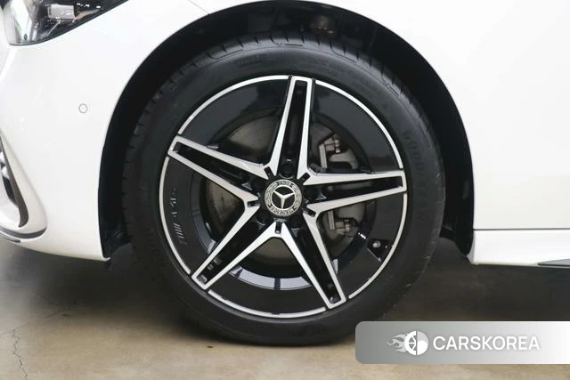 Mercedes-Benz C-class 2024 Белый из Китая