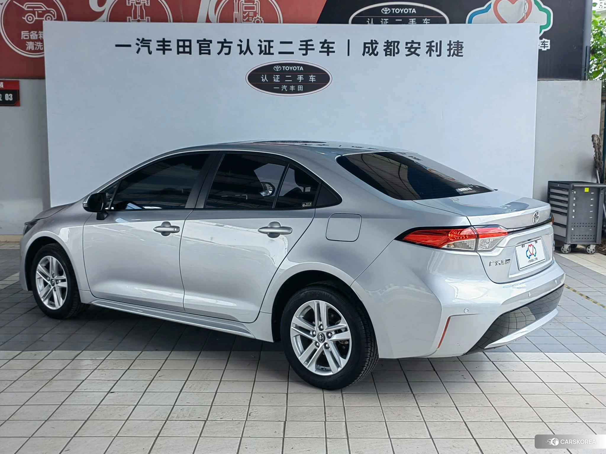Toyota Levin 2020 Серебристо-серый из Китая