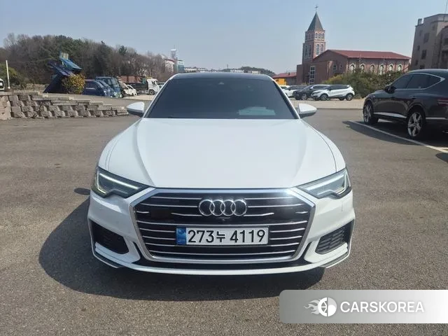 Audi A6 (C8) 2022 Белый из Кореи