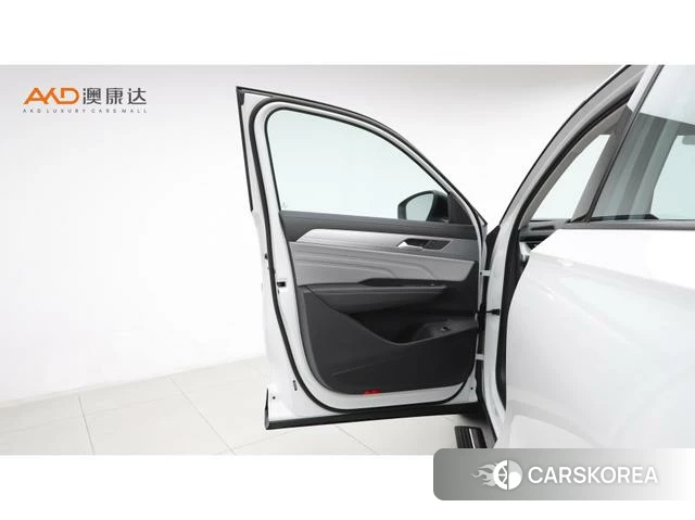 Volkswagen Tavendor 2025 Белый из Китая