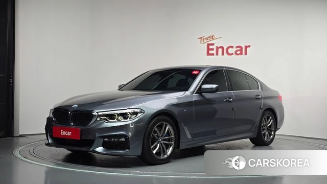 BMW 5 Series (G30) 2018 Серебристо-серый из Кореи, фото 2