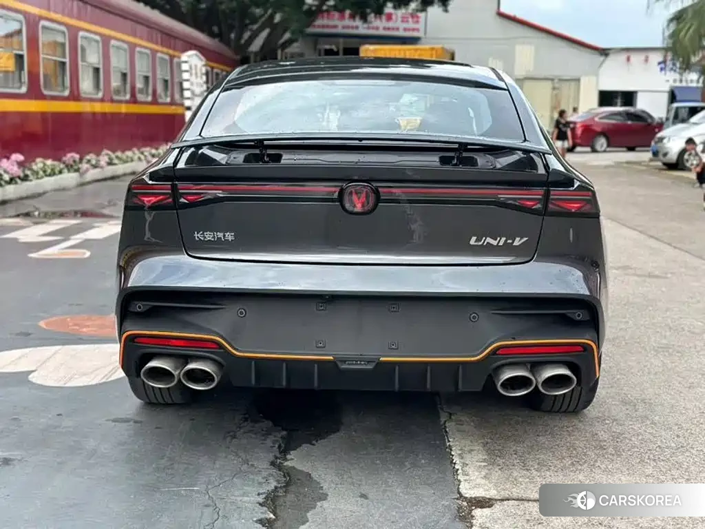 Chang'an Changan UNI-V 2026 Silver/gray из Китая