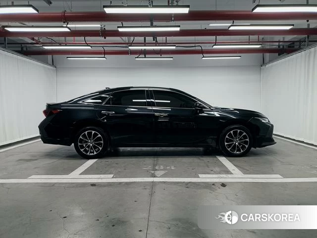 Toyota Avalon 2024 Черный из Китая