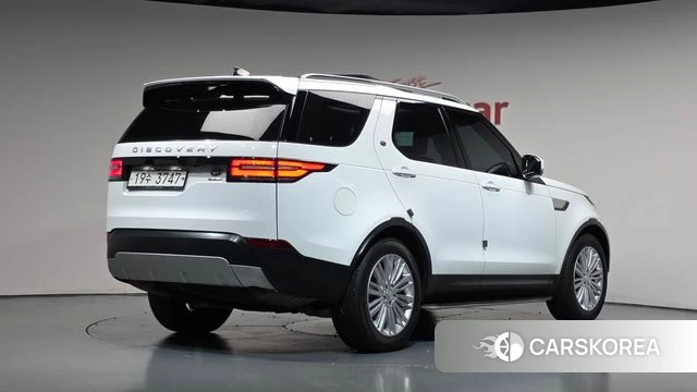 Land Rover Discovery 5 2018 Белый из Кореи