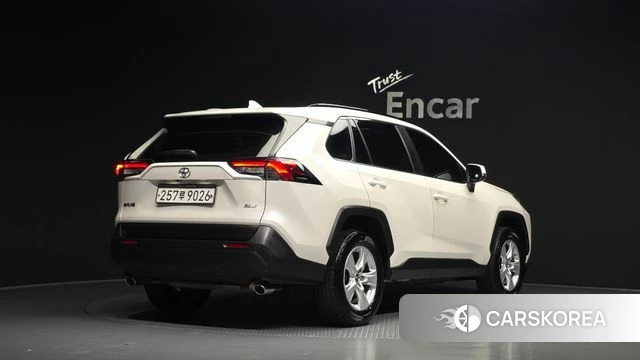 Toyota RAV4 5th Generation 2019 Белый из Кореи