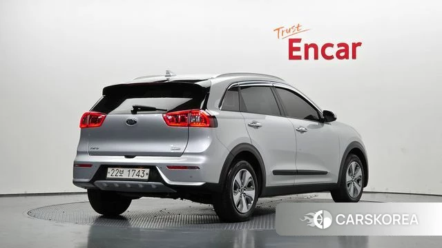 Kia Niro 2018 Серебряный из Кореи