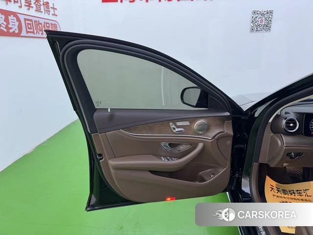 Mercedes-Benz E-Class 2023 Черный из Китая