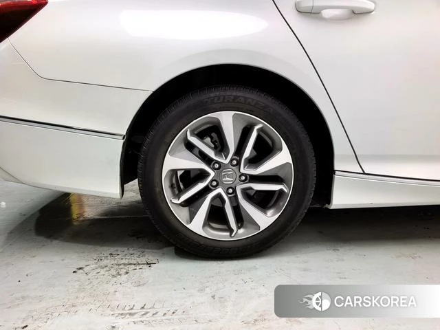 Honda Inspire 2021 Белый из Китая