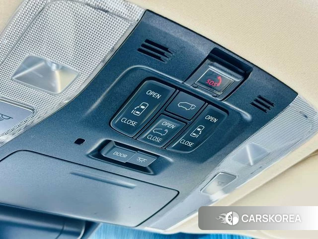 Toyota Alphard 2021 Белый из Китая