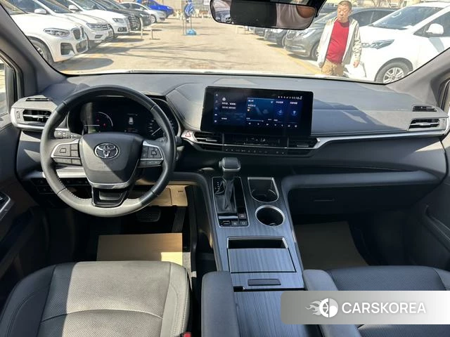 Toyota Sienna 2024 Белый из Китая