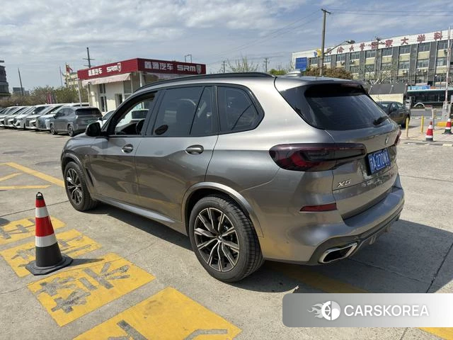 BMW X5 2022 Серебристо-серый из Китая