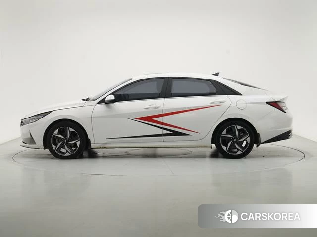 Hyundai Elantra 2021 Белый из Китая