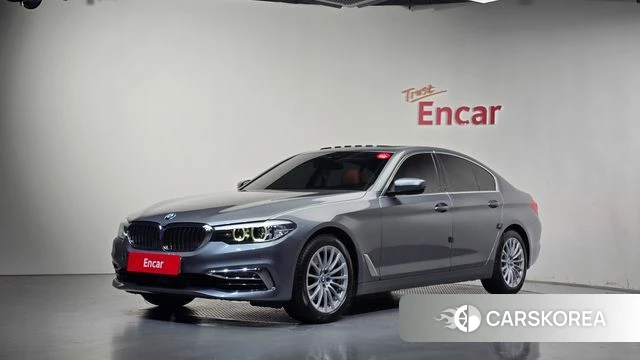 BMW 5 Series (G30) 2019 Серебристо-серый из Кореи