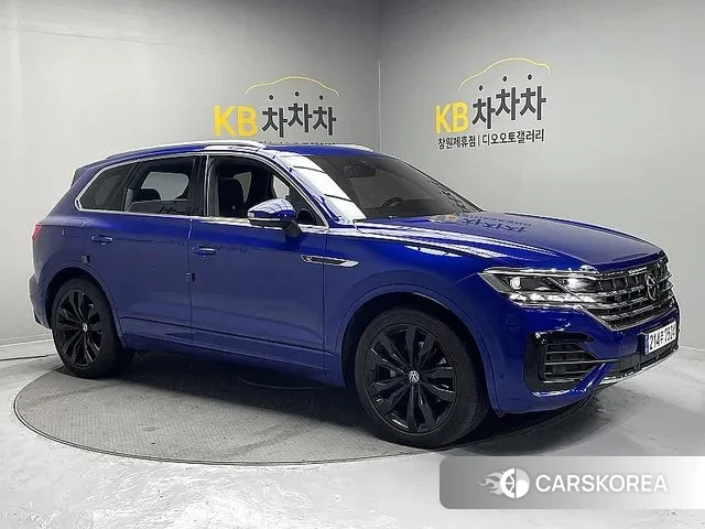Volkswagen Touareg 3rd generation 2023 Синий из Кореи