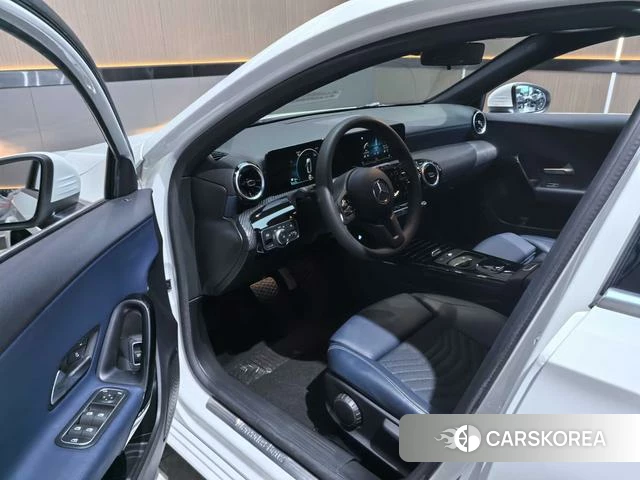 Mercedes-Benz A-Class 2021 Белый из Китая
